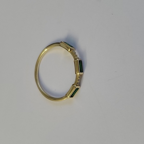 ‘Emerald Trio Elegance’ Sterling Silver 925 Emerald Minimalist Ring - Picture 4 of 8